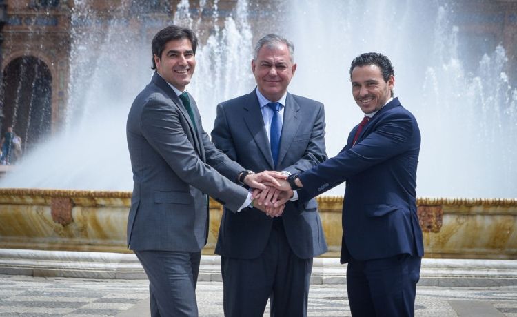 El derbi sevillano | Las fotos del alcalde y los presidentes de Betis y Sevilla El derbi sevillano | Las fotos del alcalde y los presidentes de Betis y Sevilla