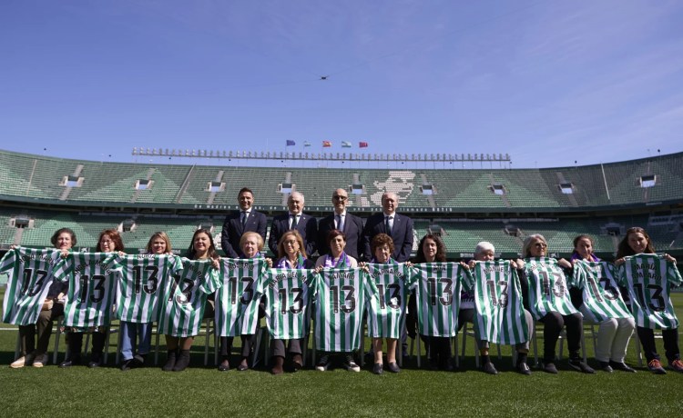 ‘De madres a hijas, de abuelas a nietas. Una pasión llamada Betis’, el homenaje especial a todas las mujeres béticas ‘De madres a hijas, de abuelas a nietas. Una pasión llamada Betis’, el homenaje especial a todas las mujeres béticas