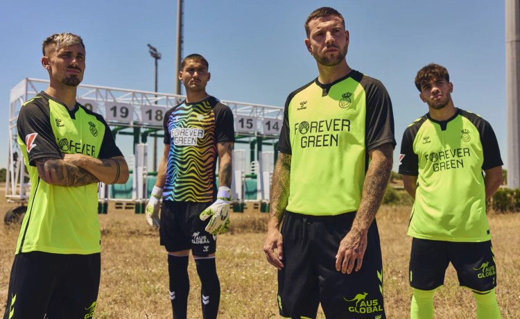 hummel rinde homenaje a la historia del Real Betis Balompié en la segunda equipación hummel rinde homenaje a la historia del Real Betis Balompié en la segunda equipación