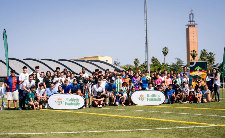El proyecto Deporte por Refugio celebra un encuentro entre barrios para fortalecer la comunidad a través del juego y el deporte El proyecto Deporte por Refugio celebra un encuentro entre barrios para fortalecer la comunidad a través del juego y el deporte