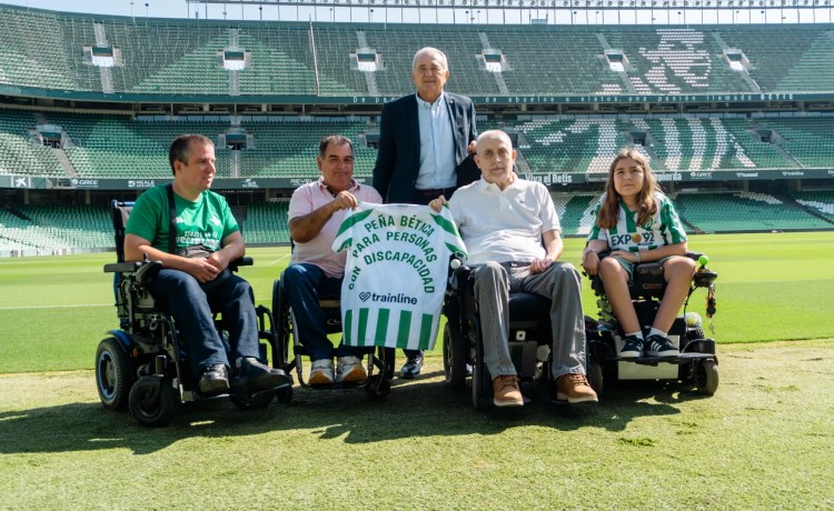 El Real Betis Balompié estrena su primera peña bética para visibilizar a las personas con discapacidad El Real Betis Balompié estrena su primera peña bética para visibilizar a las personas con discapacidad