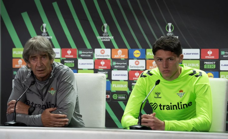 Rueda de prensa de Manuel Pellegrini y Sergi Altimira previa al Jagiellonia – Real Betis Rueda de prensa de Manuel Pellegrini y Sergi Altimira previa al Jagiellonia – Real Betis
