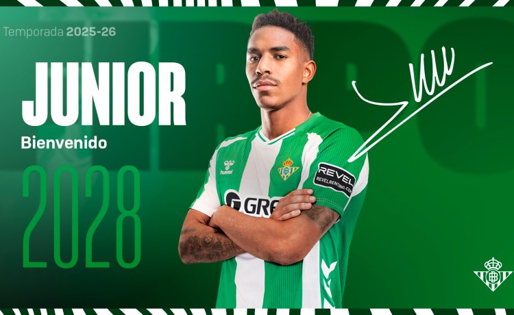 Junior Firpo, nuevo refuerzo del Real Betis Balompié Junior Firpo, nuevo refuerzo del Real Betis Balompié