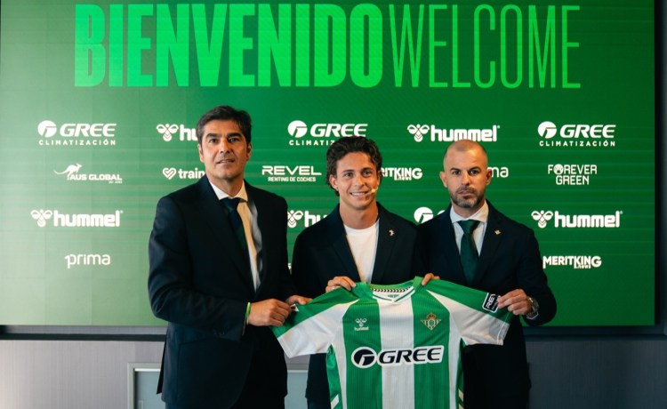 Rodrigo Riquelme, presentado como nuevo jugador del Real Betis Rodrigo Riquelme, presentado como nuevo jugador del Real Betis