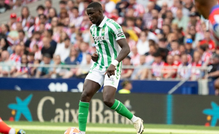 El Real Betis y el Rayo Vallecano acuerdan la cesión de Nobel Mendy El Real Betis y el Rayo Vallecano acuerdan la cesión de Nobel Mendy