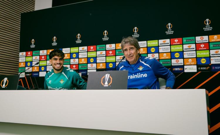 Rueda de prensa de Manuel Pellegrini y Ez Abde previa al Real Betis – Olympique Lyon Rueda de prensa de Manuel Pellegrini y Ez Abde previa al Real Betis – Olympique Lyon