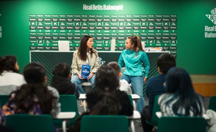 El deporte abre de nuevo las puertas de la lectura con la VI edición de ‘Cuento con mi equipo’ El deporte abre de nuevo las puertas de la lectura con la VI edición de ‘Cuento con mi equipo’