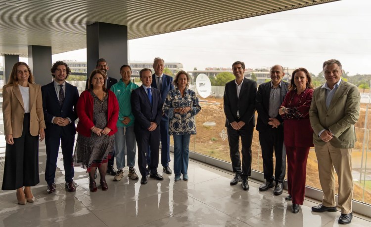 El Real Betis Balompié y GMV inauguran en Sevilla una nueva infraestructura para el seguimiento de satélites y la sostenibilidad espacial El Real Betis Balompié y GMV inauguran en Sevilla una nueva infraestructura para el seguimiento de satélites y la sostenibilidad espacial