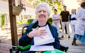 La Fundación Real Betis Balompié entrega las primeras cartas de ‘De Béticos a abuelos’ La Fundación Real Betis Balompié entrega las primeras cartas de ‘De Béticos a abuelos’