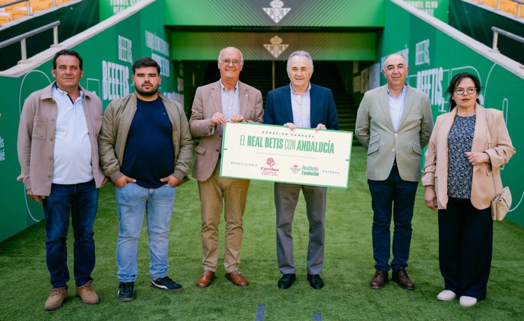 El Real Betis y su Fundación entregan la ayuda recaudada en la campaña ‘El Real Betis con Andalucía’ El Real Betis y su Fundación entregan la ayuda recaudada en la campaña ‘El Real Betis con Andalucía’