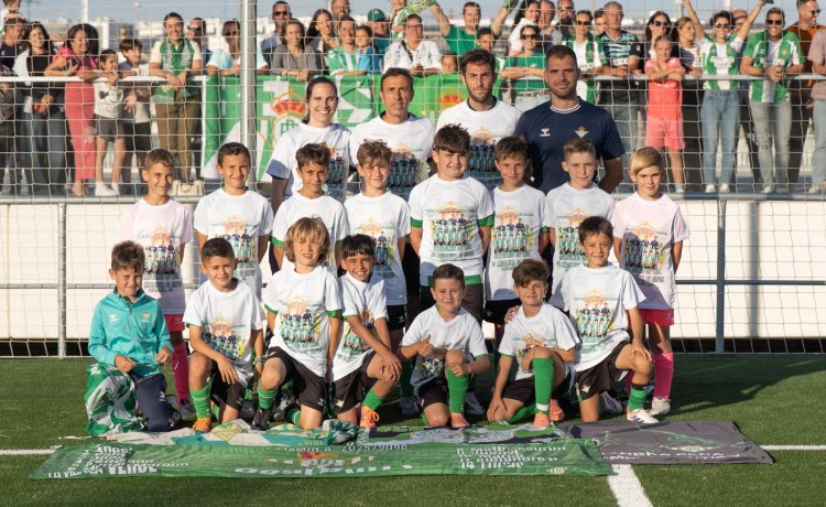 El Prebenjamín ‘A’ conquista el trofeo de liga El Prebenjamín ‘A’ conquista el trofeo de liga
