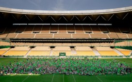 El Real Betis reúne a sus socios más jóvenes y veteranos en La Cartuja El Real Betis reúne a sus socios más jóvenes y veteranos en La Cartuja