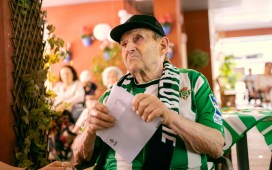 ‘De Béticos a abuelos’ sigue uniendo generaciones con una segunda entrega de cartas ‘De Béticos a abuelos’ sigue uniendo generaciones con una segunda entrega de cartas