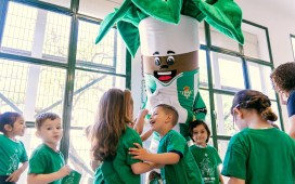 Diez colegios y casi 3.000 alumnos participan en una nueva temporada de ´Del Cole al Betis` Diez colegios y casi 3.000 alumnos participan en una nueva temporada de ´Del Cole al Betis`