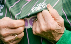 El Real Betis reúne a 80 abonadas de distintas generaciones por la Semana de la Mujer Bética El Real Betis reúne a 80 abonadas de distintas generaciones por la Semana de la Mujer Bética