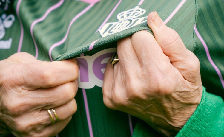 El Real Betis reúne a 80 abonadas de distintas generaciones por la Semana de la Mujer Bética El Real Betis reúne a 80 abonadas de distintas generaciones por la Semana de la Mujer Bética