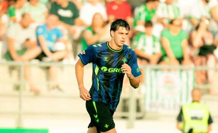 Real Betis y Cadiz CF acuerdan la cesión de Gonzalo Petit Real Betis y Cadiz CF acuerdan la cesión de Gonzalo Petit