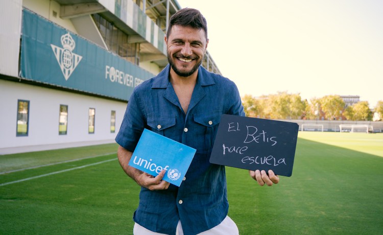 El Betis hace escuela: el Real Betis y UNICEF se unen para impulsar el acceso a la educación El Betis hace escuela: el Real Betis y UNICEF se unen para impulsar el acceso a la educación