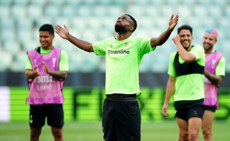 El Betis comunica su decisión a Bakambu El Betis comunica su decisión a Bakambu