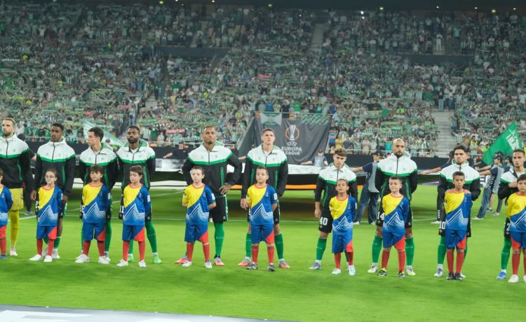 Manu Fajardo habla de Antony, la Europa League y el mercado de fichajes: «El Betis no renuncia a nada» Manu Fajardo habla de Antony, la Europa League y el mercado de fichajes: «El Betis no renuncia a nada»