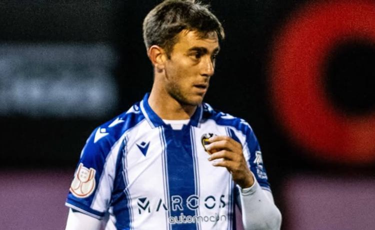 El Betis, atento al cambio de Iker Losada en el Levante de cara al mercado de enero El Betis, atento al cambio de Iker Losada en el Levante de cara al mercado de enero