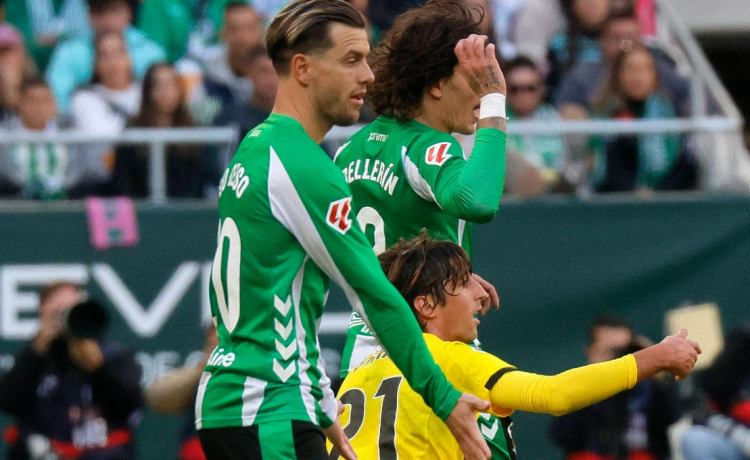 Más malas noticias para el Betis: confirma la lesión de Bellerín y realiza pruebas médicas a Lo Celso Más malas noticias para el Betis: confirma la lesión de Bellerín y realiza pruebas médicas a Lo Celso