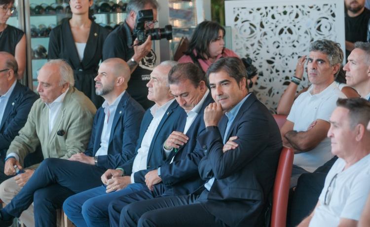 El Betis reconoce que la renovación de Pellegrini sigue atascada El Betis reconoce que la renovación de Pellegrini sigue atascada