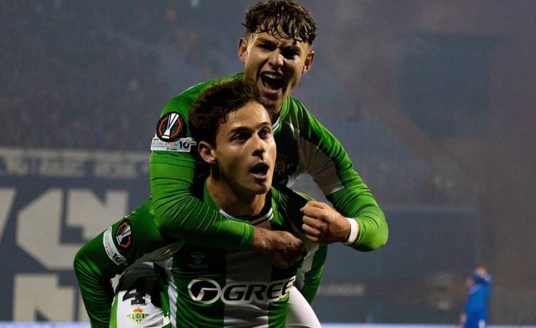 El Betis cumple matemáticamente su primer objetivo en la Europa League y se acerca al principal El Betis cumple matemáticamente su primer objetivo en la Europa League y se acerca al principal