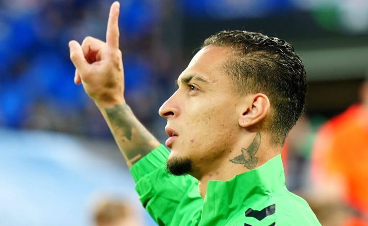 Reunión inminente por Antony: las dos ofertas del Betis Reunión inminente por Antony: las dos ofertas del Betis