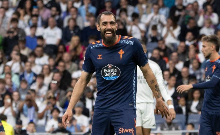 Borja Iglesias, agradecido por el esfuerzo del Betis Borja Iglesias, agradecido por el esfuerzo del Betis