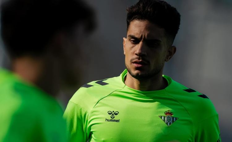 Un sorpresón, dos dudas, cuatro bajas y un debate en la vuelta al trabajo del Betis Un sorpresón, dos dudas, cuatro bajas y un debate en la vuelta al trabajo del Betis