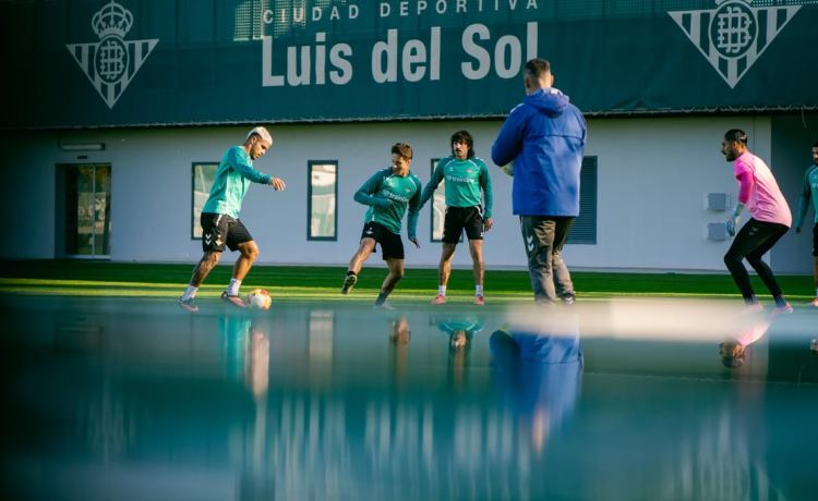 Lista de 21 para Murcia, con dos bajas por dentro y un esperado retorno Lista de 21 para Murcia, con dos bajas por dentro y un esperado retorno