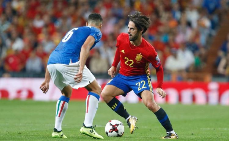 Un rival enamorado de Isco se lo pide a De la Fuente: «Ojalá vuelva» Un rival enamorado de Isco se lo pide a De la Fuente: «Ojalá vuelva»