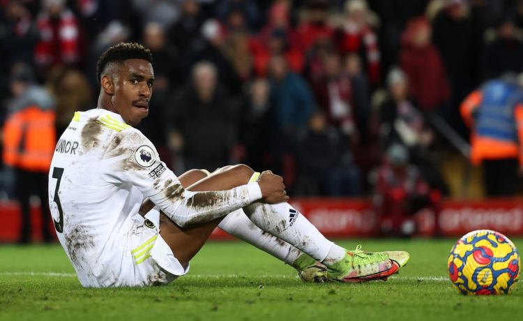 Contratiempos en la llegada de Junior Firpo Contratiempos en la llegada de Junior Firpo