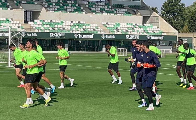 Ocho bajas en el Betis, incluido Vitor Roque Ocho bajas en el Betis, incluido Vitor Roque