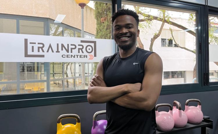 Kaptoum, un agente libre codiciado con el corazón dividido este sábado: «Me gustaría ver a mi Betis en Champions League» Kaptoum, un agente libre codiciado con el corazón dividido este sábado: «Me gustaría ver a mi Betis en Champions League»