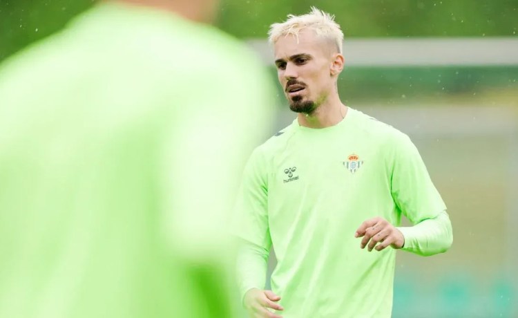 El Betis responde al Como por Rodri: la cifra que pide por su cesión El Betis responde al Como por Rodri: la cifra que pide por su cesión
