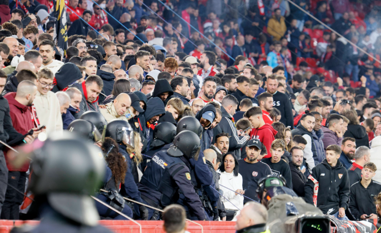 Lo que dice el acta de la suspensión de El Gran Derbi y la posible sanción Lo que dice el acta de la suspensión de El Gran Derbi y la posible sanción
