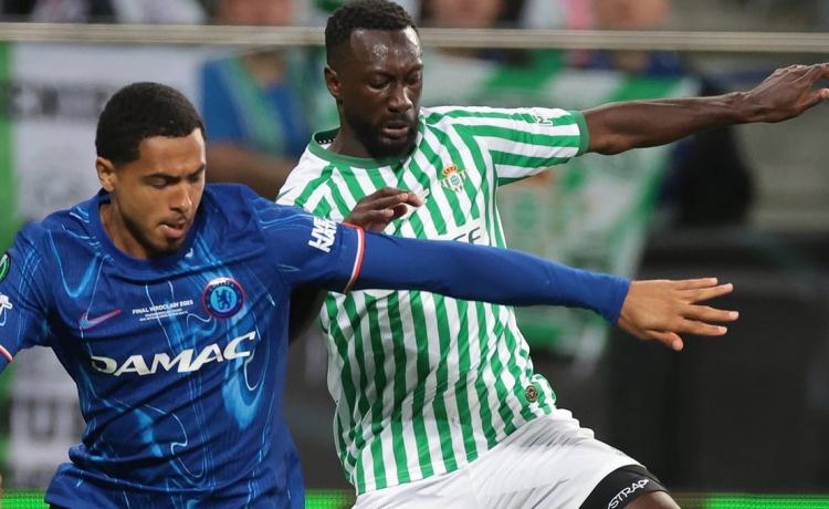 Acuerdo avanzado del Betis para hacer caja con Sabaly Acuerdo avanzado del Betis para hacer caja con Sabaly
