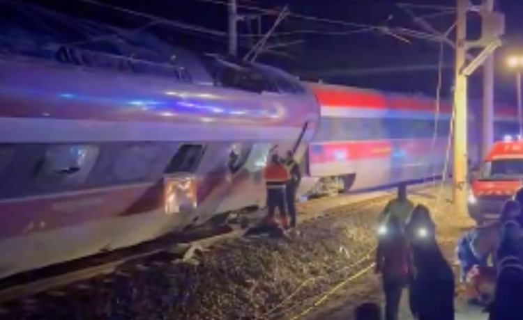El fútbol andaluz muestra su pesar por el accidente ferroviario en Córdoba El fútbol andaluz muestra su pesar por el accidente ferroviario en Córdoba