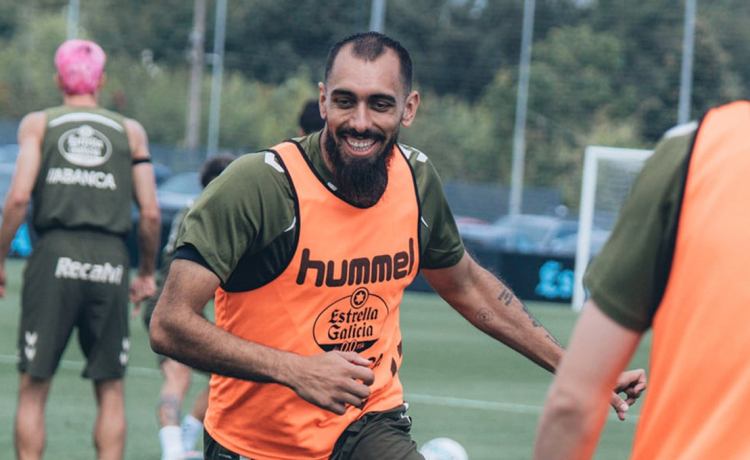 El sentido y sincero adiós de Borja Iglesias: «Espero que os haya quedado algún recuerdo bonito» El sentido y sincero adiós de Borja Iglesias: «Espero que os haya quedado algún recuerdo bonito»