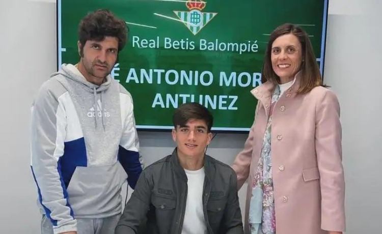 El hijo de un famoso torero ficha por el Betis El hijo de un famoso torero ficha por el Betis