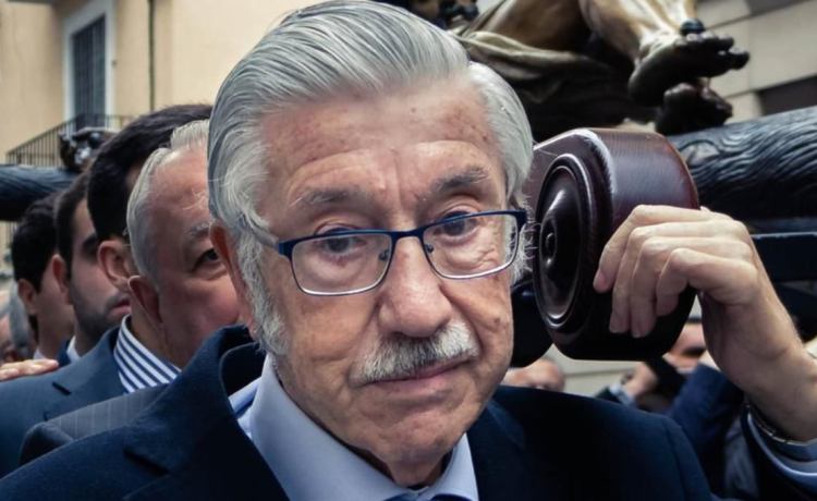 Hondo pesar en Heliópolis y el mundo cofrade por Antonio Bustos Rodríguez Hondo pesar en Heliópolis y el mundo cofrade por Antonio Bustos Rodríguez