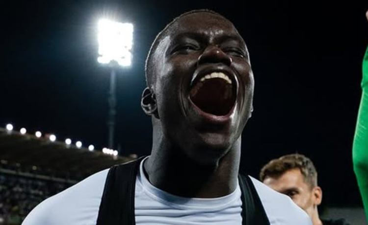 Momento determinante para el Betis con Nobel Mendy Momento determinante para el Betis con Nobel Mendy