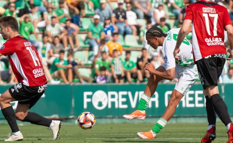 La explicación del Betis a la salida de Yanis Senhadji y el posible giro de guion de última hora La explicación del Betis a la salida de Yanis Senhadji y el posible giro de guion de última hora
