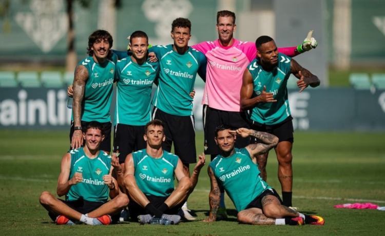 Amrabat, ‘rara avis’ en una plantilla de medio y largo plazo Amrabat, ‘rara avis’ en una plantilla de medio y largo plazo