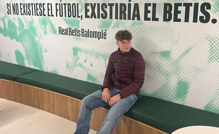 El Betis cierra el fichaje del joven internacional ucraniano Ivan Tretiakov El Betis cierra el fichaje del joven internacional ucraniano Ivan Tretiakov