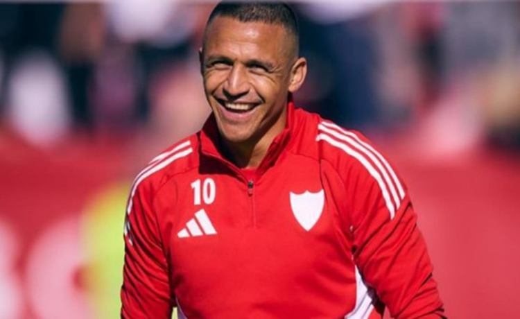 Alexis Sánchez avisa al Betis y advierte al Sevilla de los errores imperdonables en el derbi: «Los pases…» Alexis Sánchez avisa al Betis y advierte al Sevilla de los errores imperdonables en el derbi: «Los pases…»