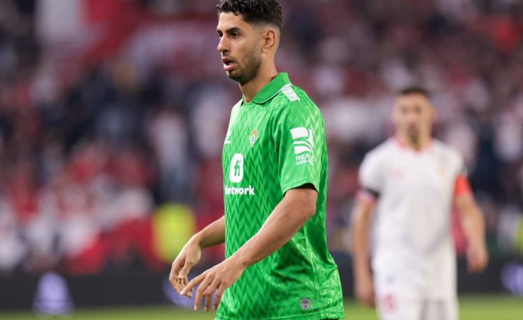 El Betis se acerca a Ayoze y el Villarreal aprieta El Betis se acerca a Ayoze y el Villarreal aprieta