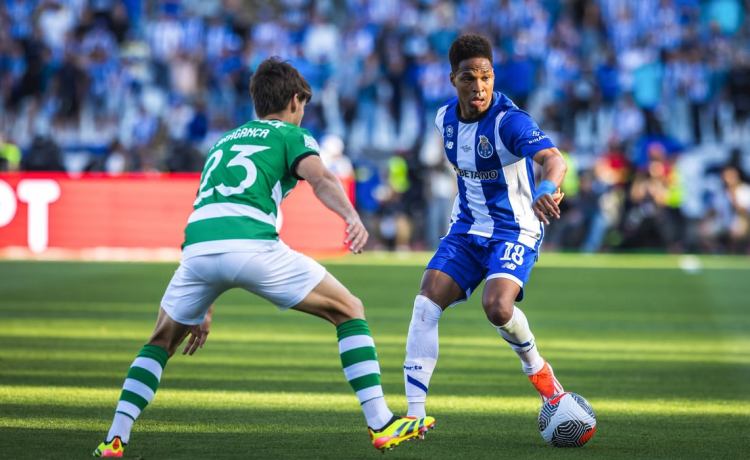 El Oporto toma una decisión con el lateral que gusta a Pellegrini El Oporto toma una decisión con el lateral que gusta a Pellegrini